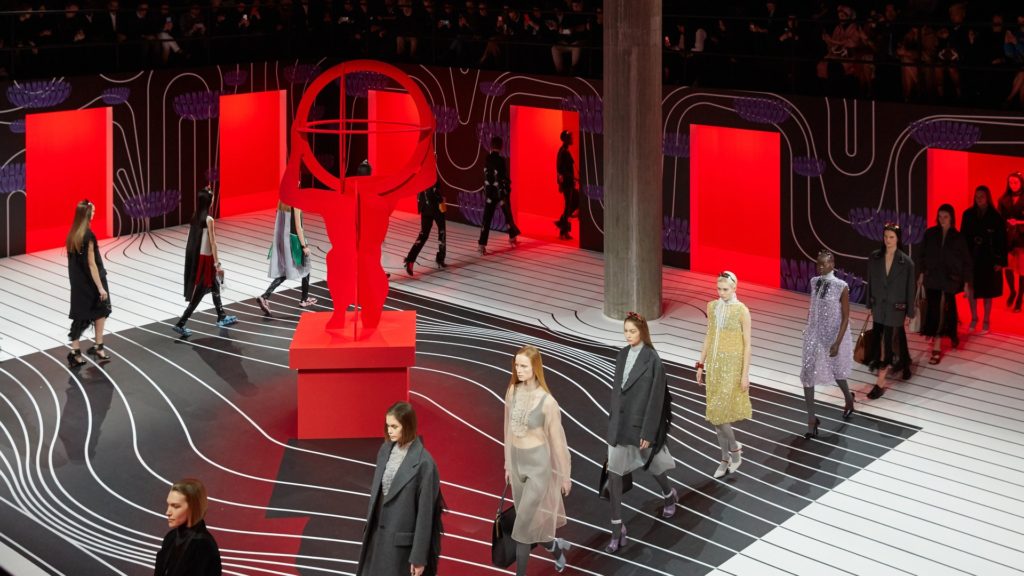 Sân khấu Prada tại Tuần lễ thời trang Milan Thu – Đông 2020. 